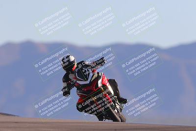 media/Nov-06-2023-Moto Forza (Mon) [[ce023d0744]]/3-Intermediate Group/Session 5 (Turn 9)/